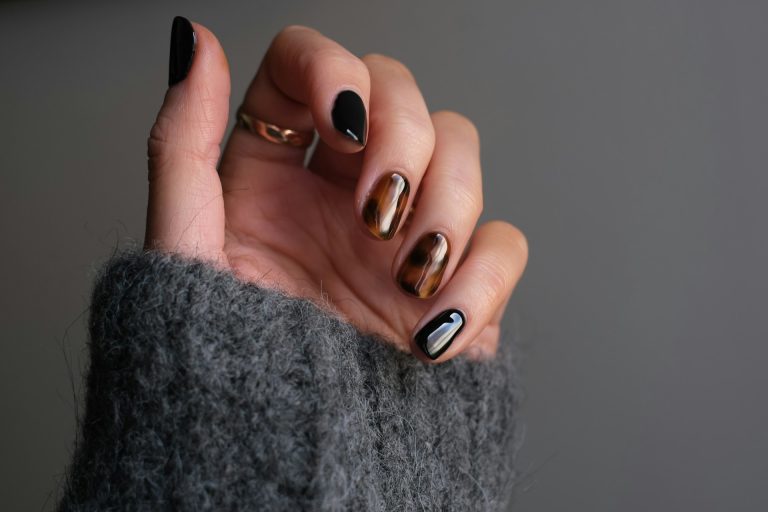 How to Choose the Perfect Nail Shape for Your Hands