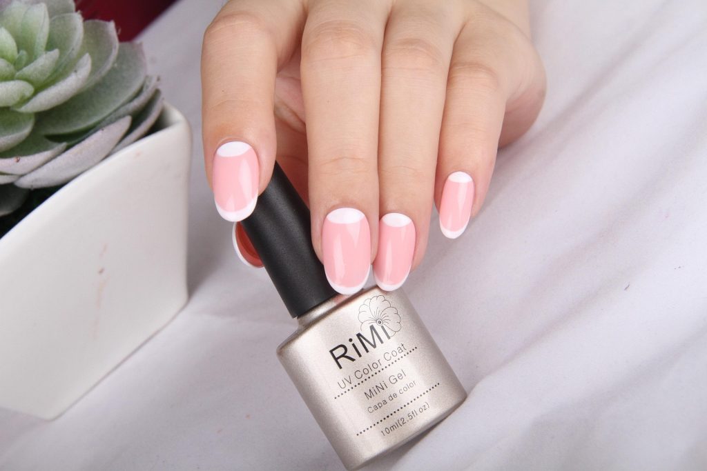 How to Master the Reverse French Manicure at Home