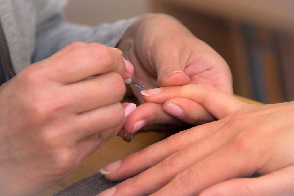 How to Master the Reverse French Manicure at Home