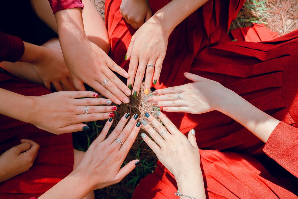 How to Choose the Perfect Nail Shape for Your Hands 