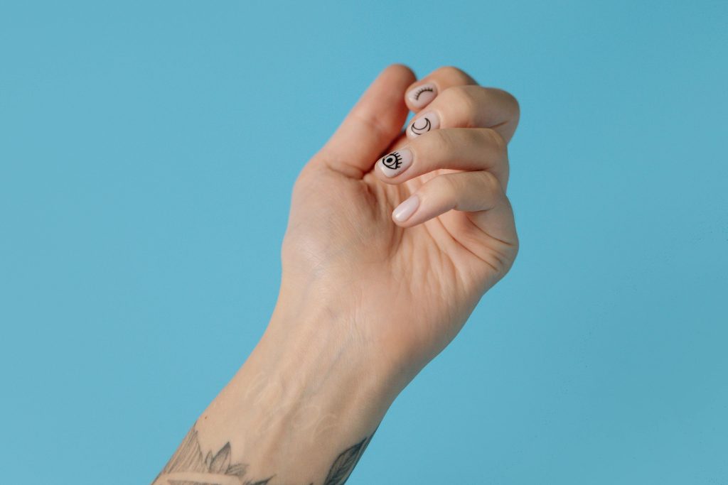 How to Choose the Perfect Nail Shape for Your Hands 
