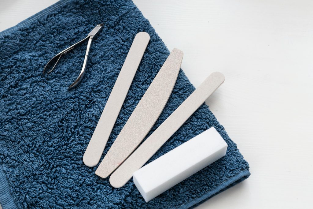 Do’s and Don’ts of Filing Your Nails: A Guide for Beginners