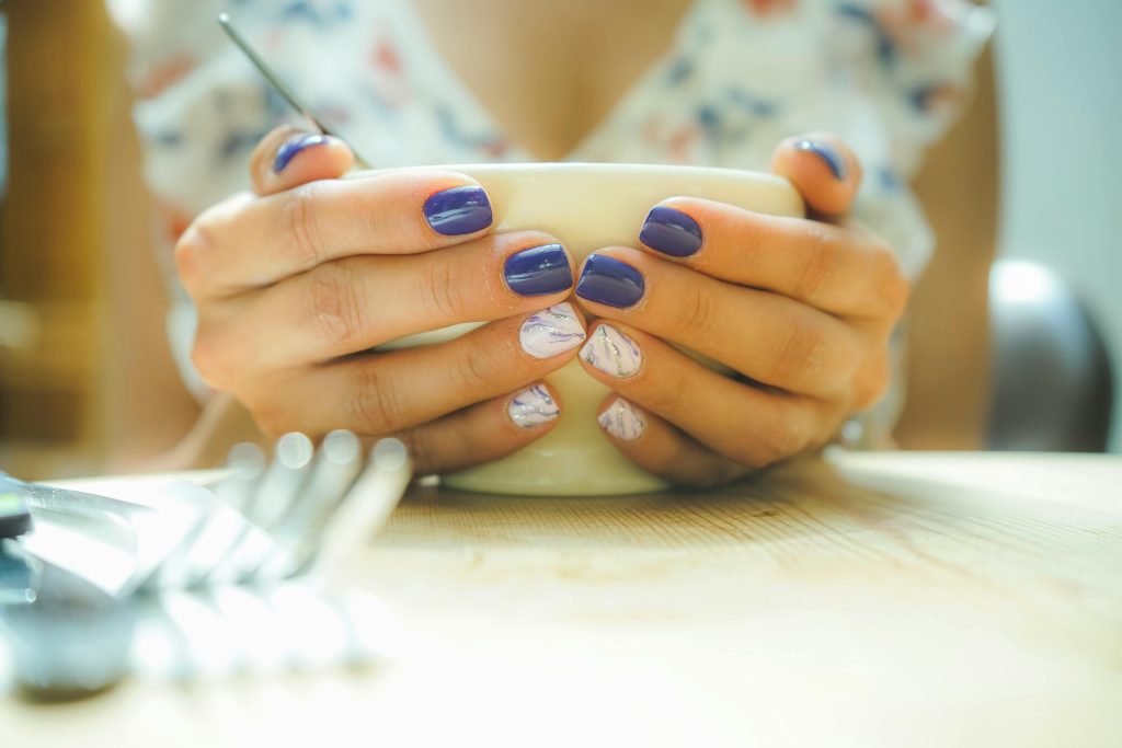 How to Choose the Perfect Nail Shape for Your Hands 