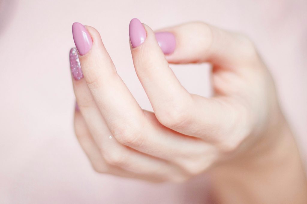 How to Choose the Perfect Nail Shape for Your Hands 