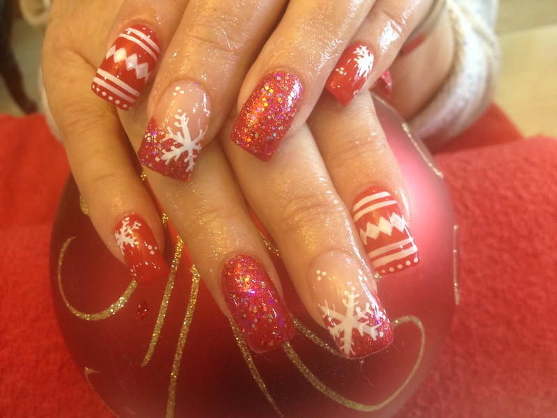 Holiday Party-Ready Nails: 5 Festive Looks You Can DIY