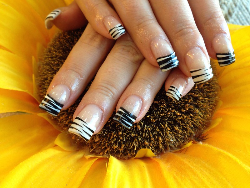 7 Black and White Nail Ideas That Never Go Out of Style