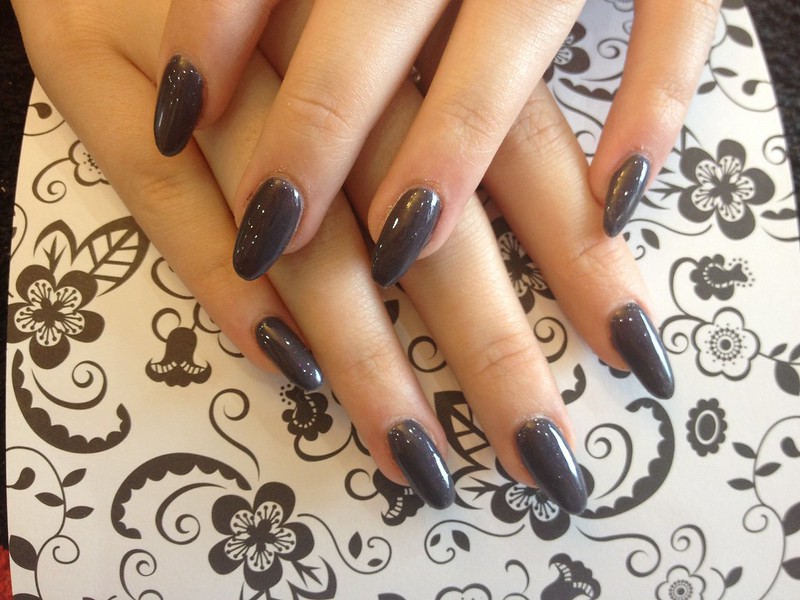 8 Stunning Almond Nail Ideas You Need to Try