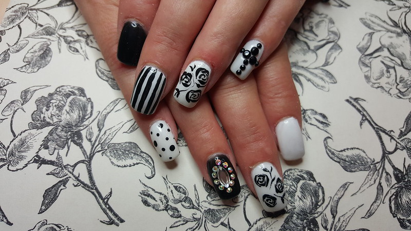 7 Black and White Nail Ideas That Never Go Out of Style