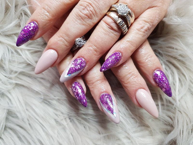 7 Lavender Nail Ideas That'll Make Everyone Ask About Your Manicurist
