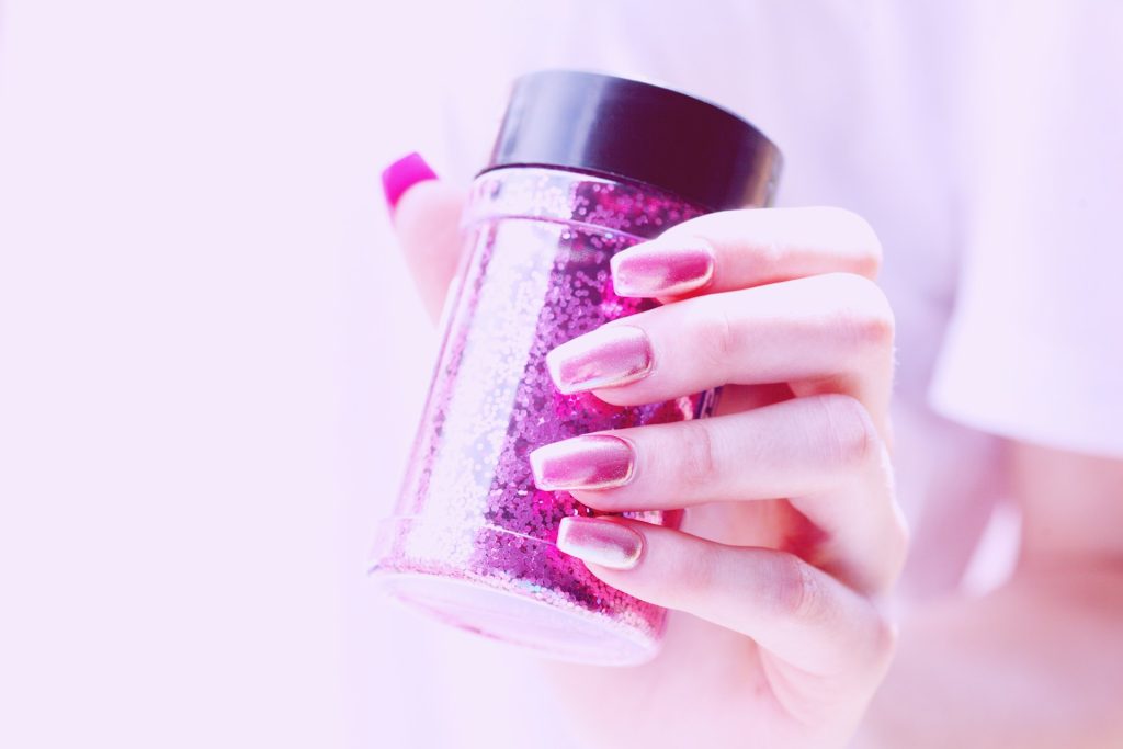 6 Minimalist Nail Art Ideas That Are Perfect for Any Occasion
