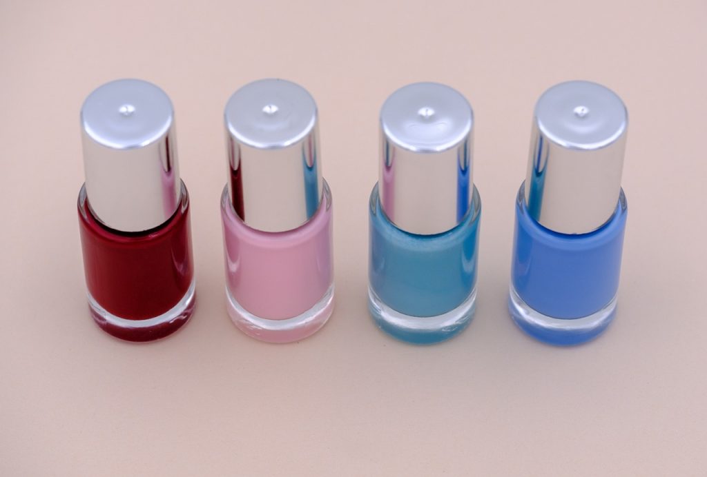 9 Stunning Baby Blue Nail Ideas for Your Next Manicure