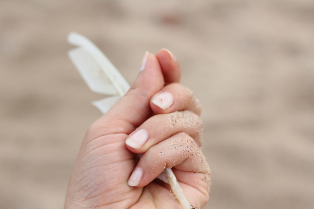 6 Minimalist Nail Art Ideas That Are Perfect for Any Occasion